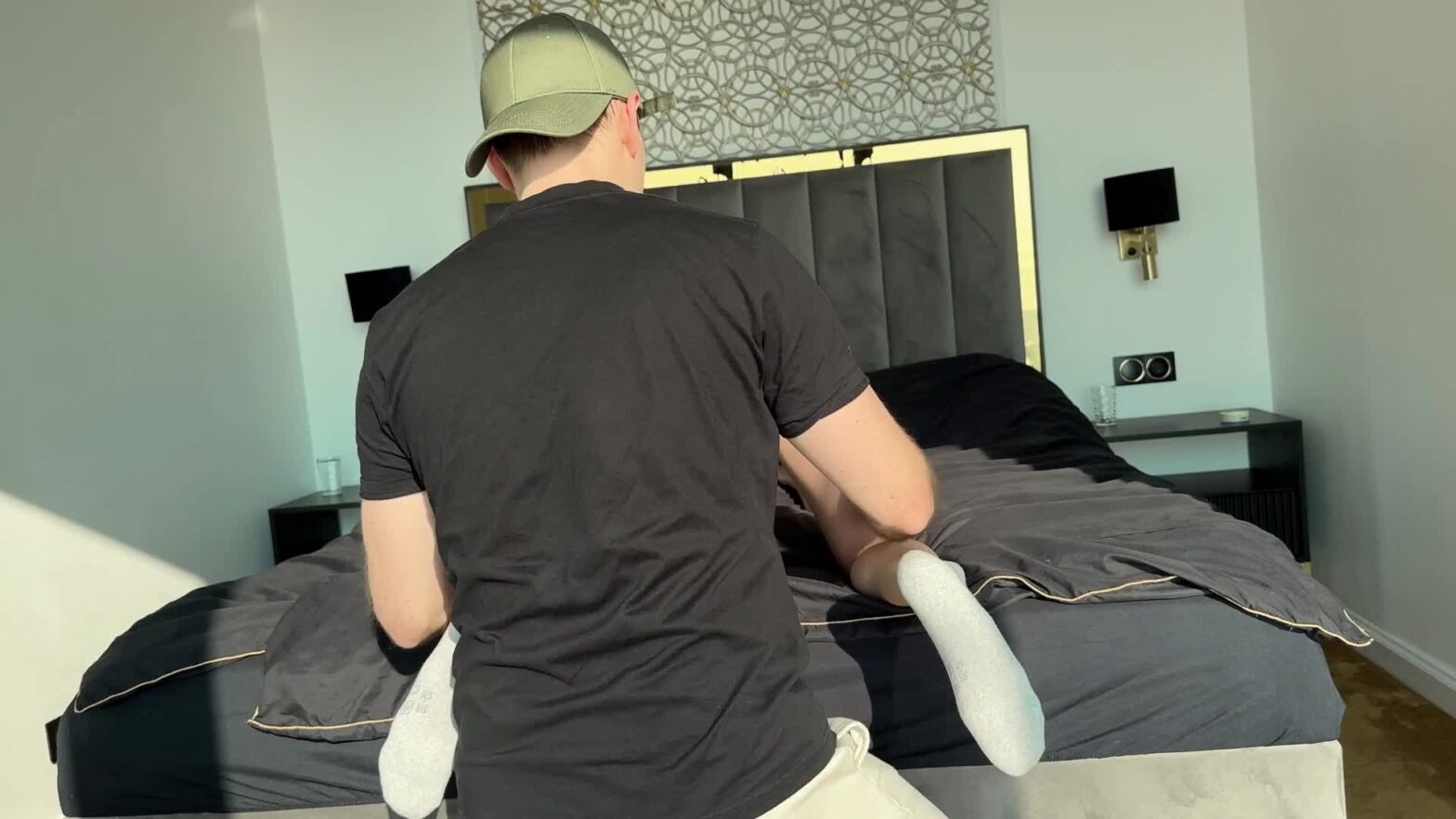 Gái chân dài nện chu mông hớ phê lòi rung giường