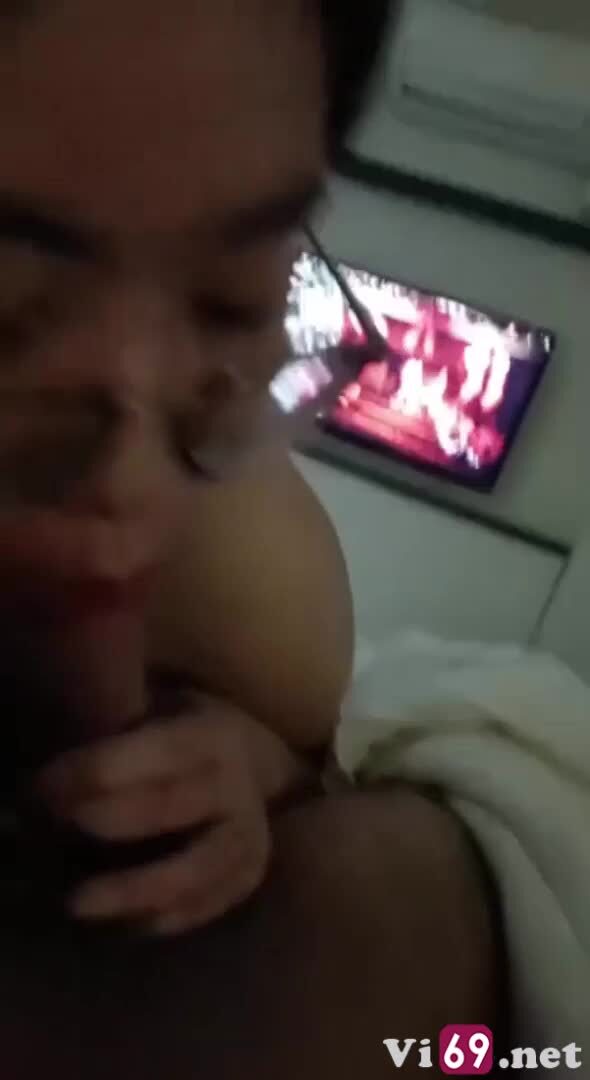 Cầm chân chịch em nữ học sinh mình dây bắn vào trong